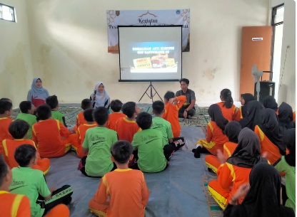 Kegiatan Sosialisasi Anti Korupsi sebagai bentuk pembiasaan yang diikuti oleh siswa siswi kelas 5 dan 6 dengan menggunakan metode habituasi/pembiasaan yang dapat diamati di youtube.